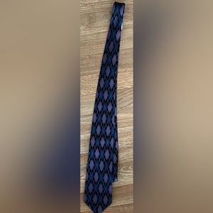 Van Heusen Tie 100% Silk Hand Made Stain Resistant Argyle Pattern Purple Black